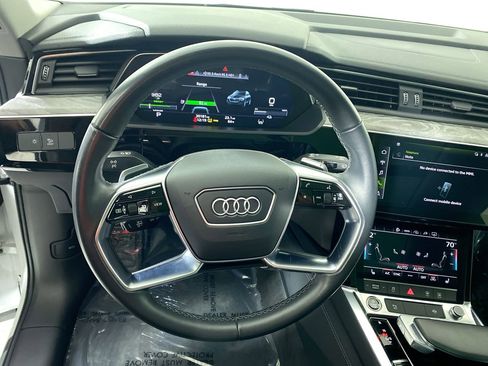 Certified 2022 Audi e-tron Premium w/ Convenience Plus Package AWD/4WD image 13