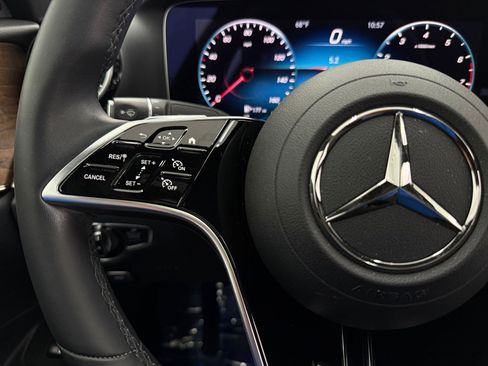 Used 2022 Mercedes-Benz E 350 Sedan image 13