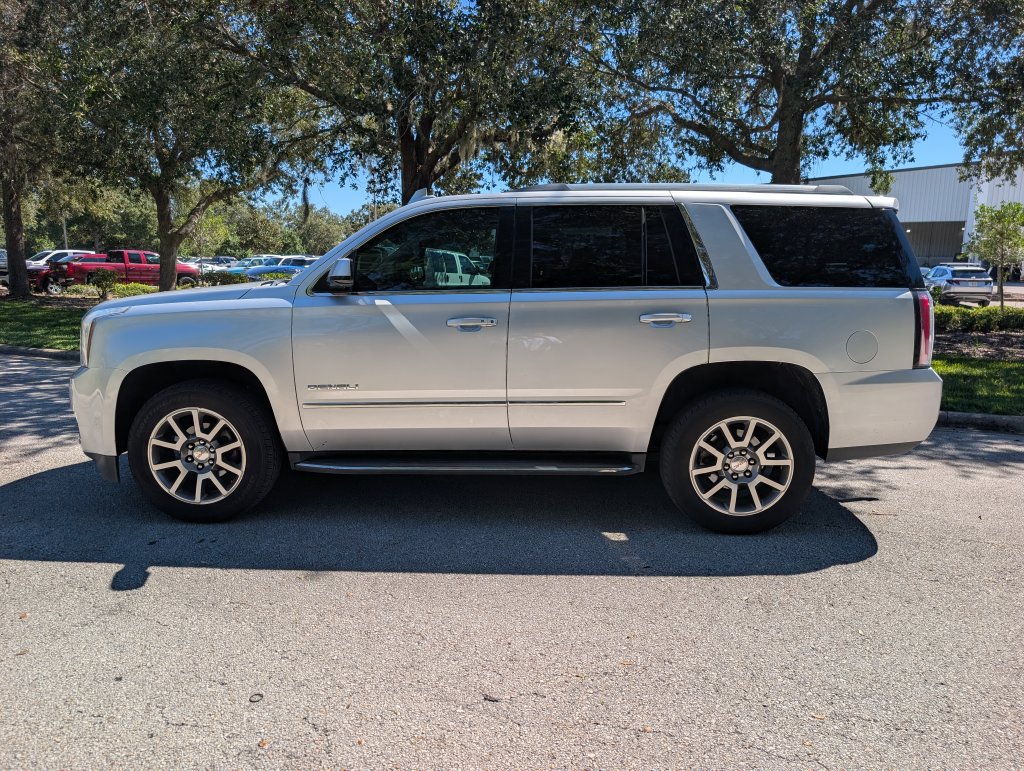 Used 2018 GMC Yukon Denali RWD image 4