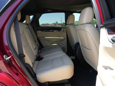 Used 2018 Cadillac XT5 Luxury w/ Driver Awareness Package FWD image 23