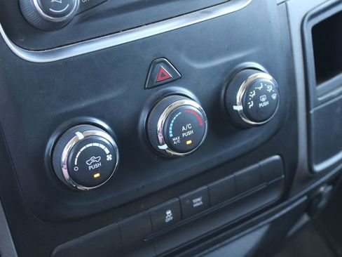 Used 2017 RAM 1500 Express AWD/4WD image 16