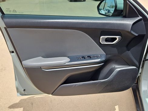 Used 2025 Kia K4 FWD image 13