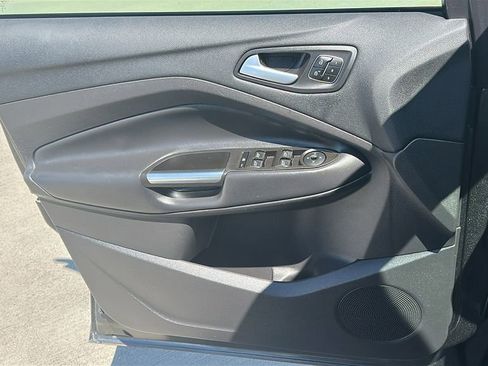 Used 2017 Ford Escape Titanium FWD image 18