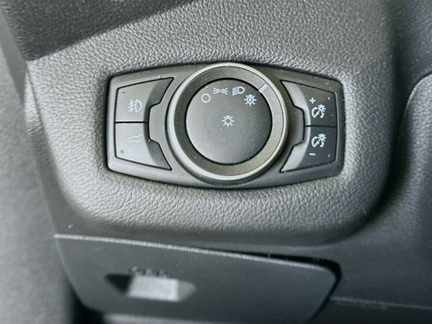 Used 2018 Ford Escape Titanium w/ Ford Safe & Smart Package image 17