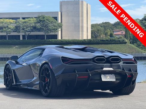 Used 2024 Lamborghini Revuelto image 6