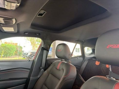 Used 2024 Chevrolet Trax RS w/ Sunroof Package FWD image 6