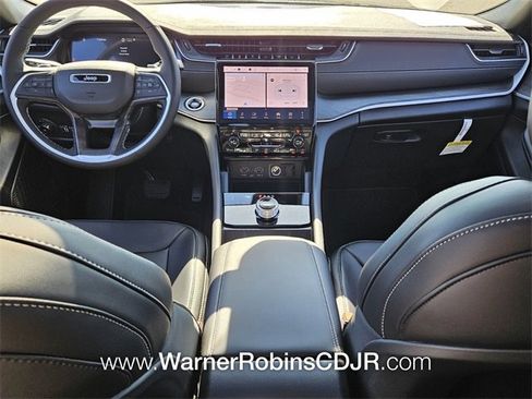 New 2025 Jeep Grand Cherokee Limited w/ Luxury Tech Group II image 8