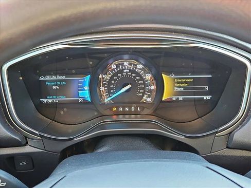 Used 2020 Ford Fusion SE image 11