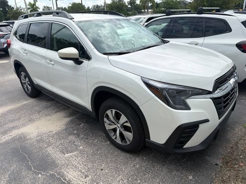 Used 2025 Subaru Ascent Premium AWD/4WD image 3