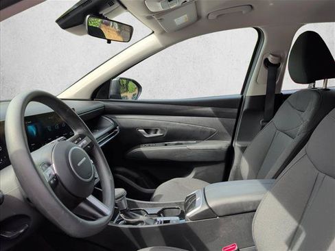 Used 2025 Hyundai Tucson SE FWD image 14