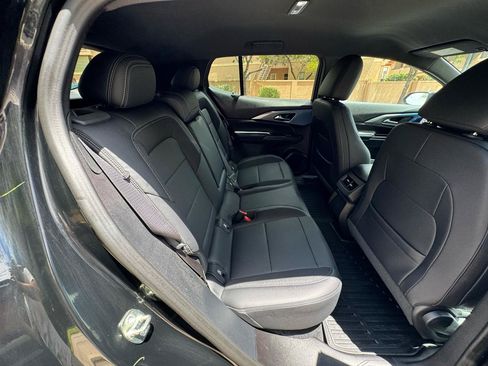 Used 2025 Chevrolet Equinox EV LT FWD image 25