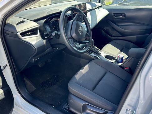 Used 2024 Toyota Corolla LE FWD image 2