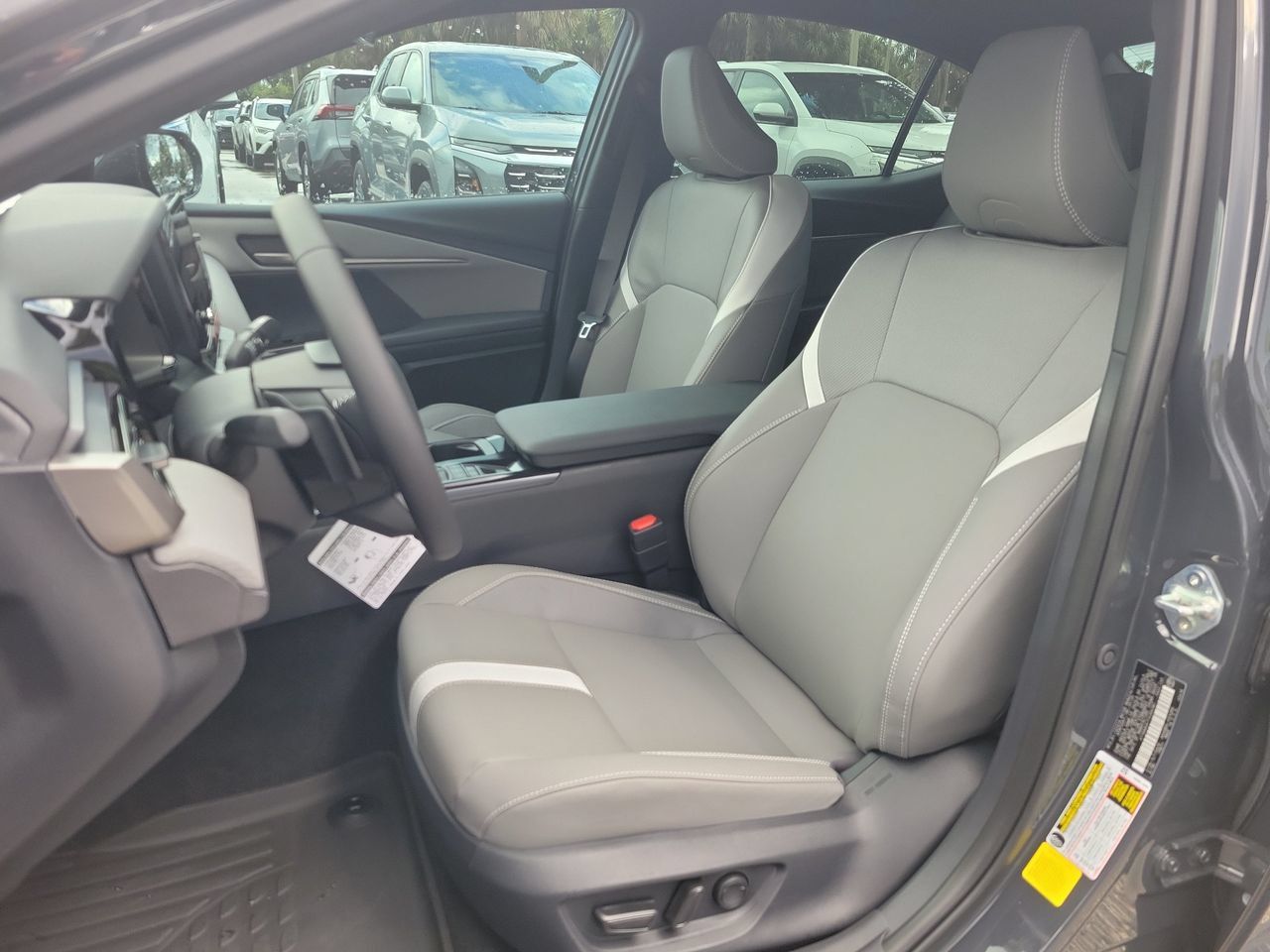 Used 2026 Toyota Camry SE FWD image 17