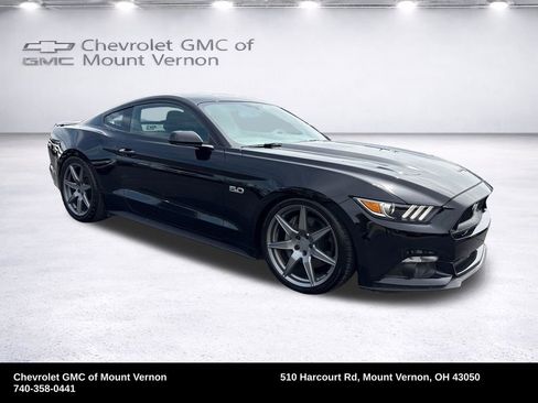 Used 2017 Ford Mustang GT RWD image 8