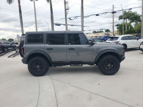 Used 2023 Ford Bronco Wildtrak image 11