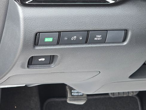 New 2025 Nissan Sentra SV image 6