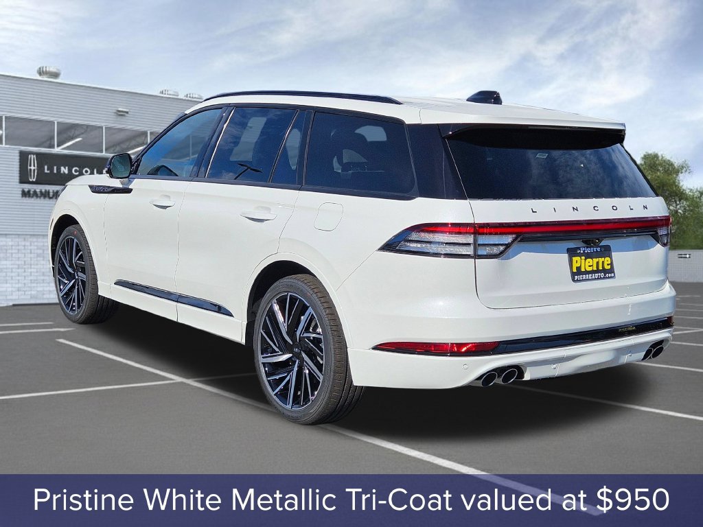 New 2027 Lincoln Navigator Reserve AWD/4WD image 3