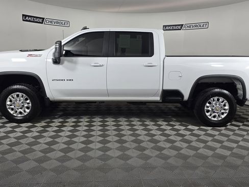 Used 2024 Chevrolet Silverado 2500 LT w/ Convenience Package image 3