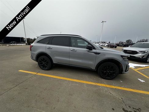 Used 2022 Kia Sorento SX image 1