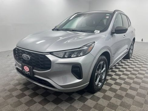 Used 2023 Ford Escape ST-Line w/ Tech Pack #1 AWD/4WD image 2