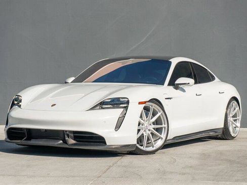 Used 2020 Porsche Taycan Turbo S image 4