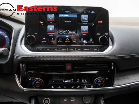 Used 2023 Nissan Rogue Platinum AWD/4WD image 12
