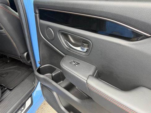 Used 2025 Honda Pilot TrailSport image 36
