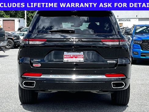 Used 2025 Jeep Grand Cherokee Overland w/ Advanced Protech Group III AWD/4WD image 4
