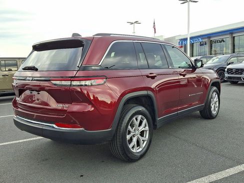 Used 2022 Jeep Grand Cherokee Limited AWD/4WD image 6