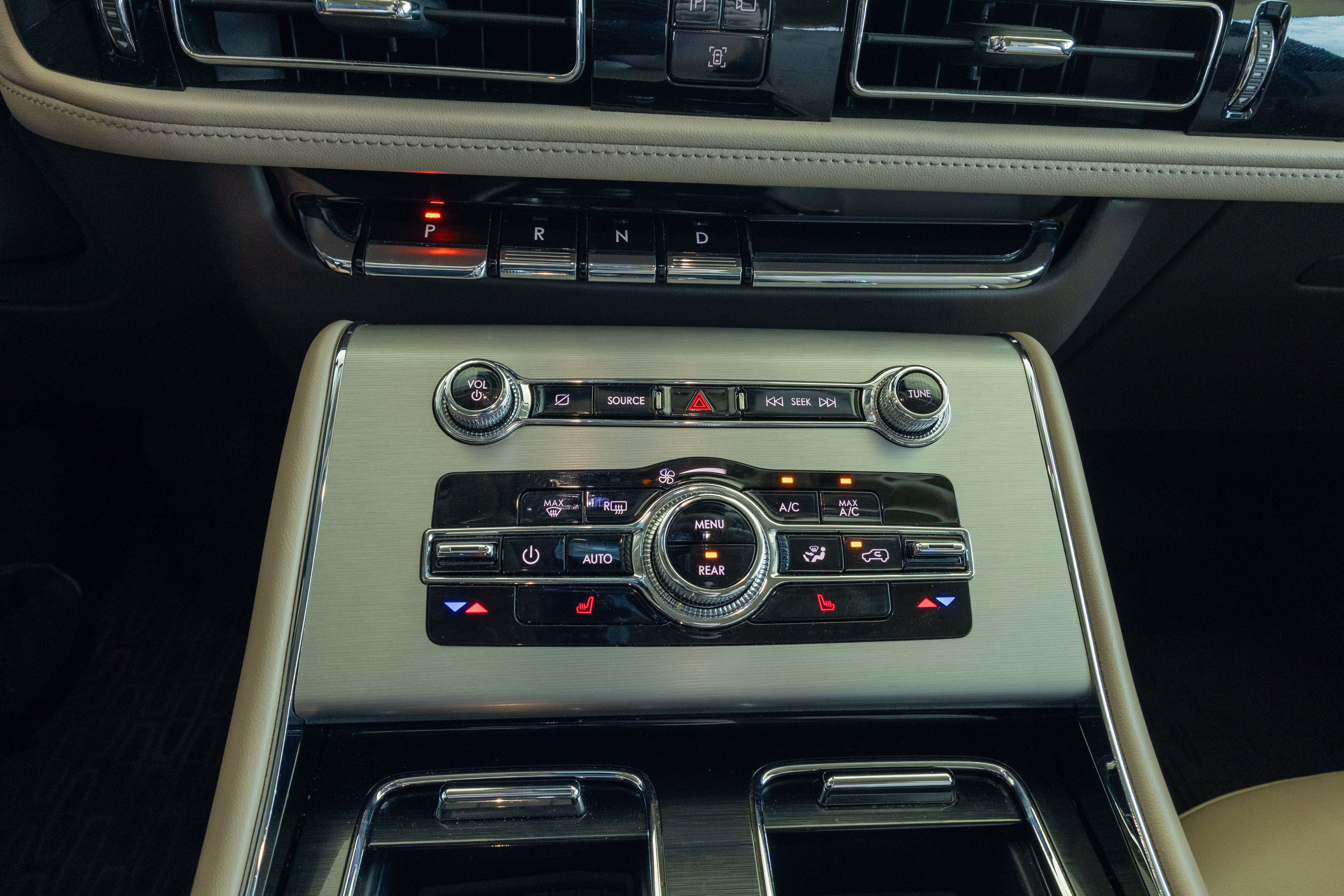 Used 2023 Lincoln Aviator 2WD w/ Premium Package image 16