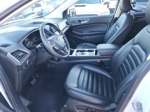 Used 2024 Ford Edge SEL w/ Convenience Package image 9