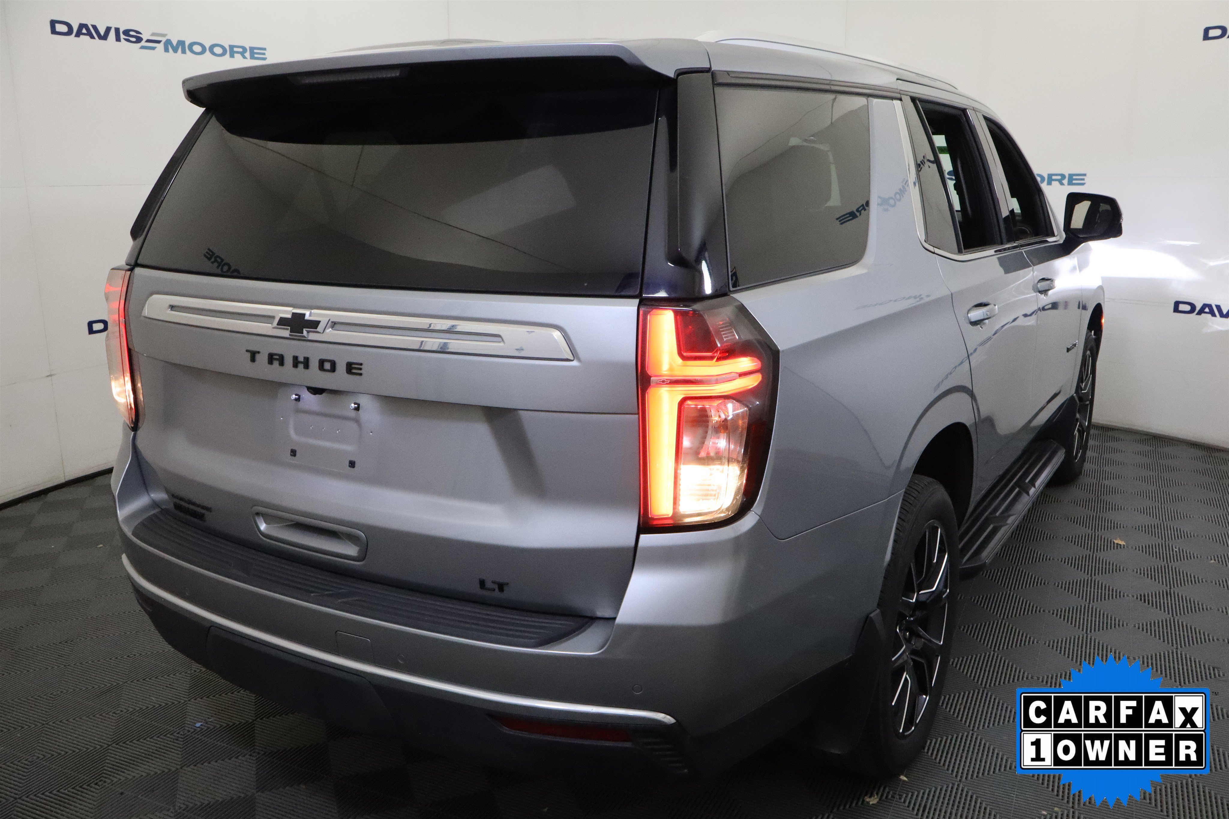 Used 2024 Chevrolet Tahoe LT w/ Luxury Package RWD image 6
