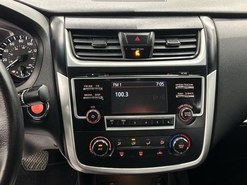 Used 2016 Nissan Altima 2.5 SR image 19
