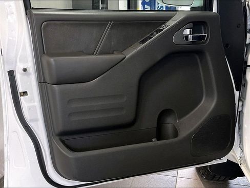 Used 2020 Nissan Frontier PRO-4X AWD/4WD image 9