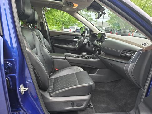 Used 2021 Nissan Rogue Platinum AWD/4WD image 12
