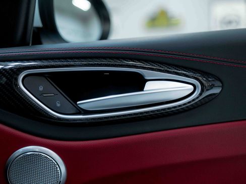 Used 2017 Alfa Romeo Giulia Quadrifoglio image 55