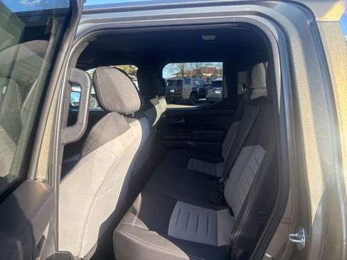 Used 2025 Toyota Tacoma TRD Sport image 18