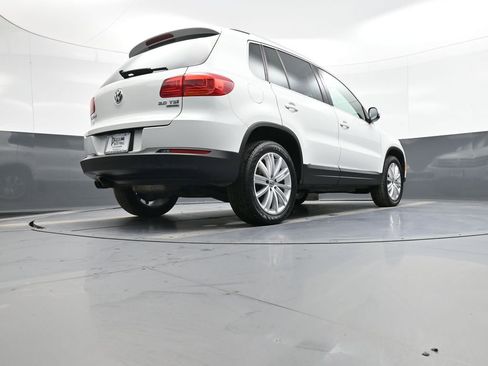 Used 2015 Volkswagen Tiguan SE image 28