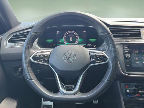 Used 2022 Volkswagen Tiguan SE R-Line FWD image 9