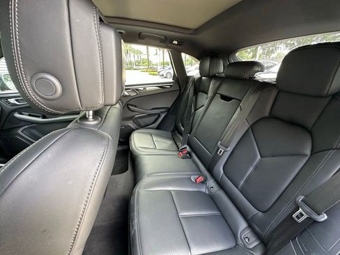 Certified 2025 Porsche Macan AWD/4WD image 39