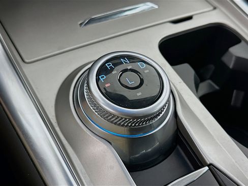 Used 2022 Ford Explorer XLT w/ Equipment Group 202A image 25