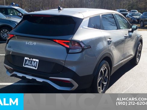 Used 2024 Kia Sportage LX image 6