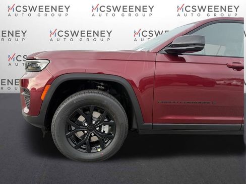 New 2025 Jeep Grand Cherokee Altitude image 27