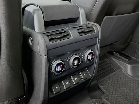 Used 2020 Land Rover Defender 110 SE image 26