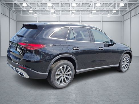 Certified 2025 Mercedes-Benz GLC 300 4MATIC image 6