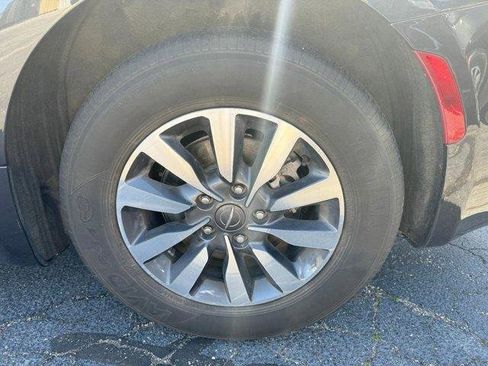 Used 2021 Chrysler Pacifica Touring-L w/ Uconnect Theater Family Group image 7