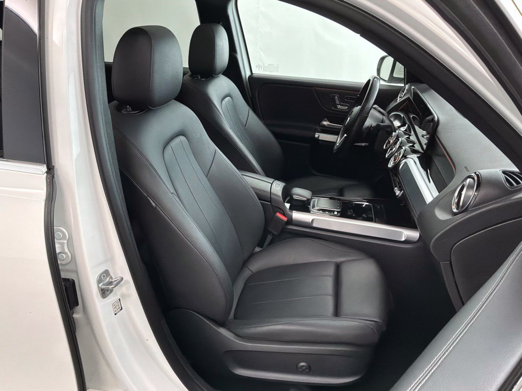 Used 2023 Mercedes-Benz GLB 250 image 29