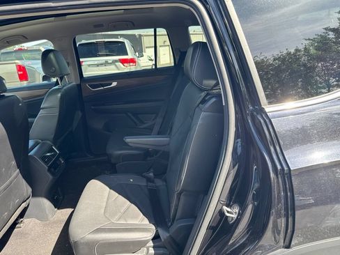Used 2024 Volkswagen Atlas SE AWD/4WD image 10