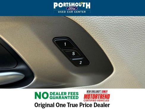 Used 2024 Chrysler Pacifica Touring-L image 23
