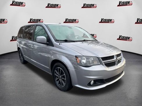 Used 2018 Dodge Grand Caravan GT image 3